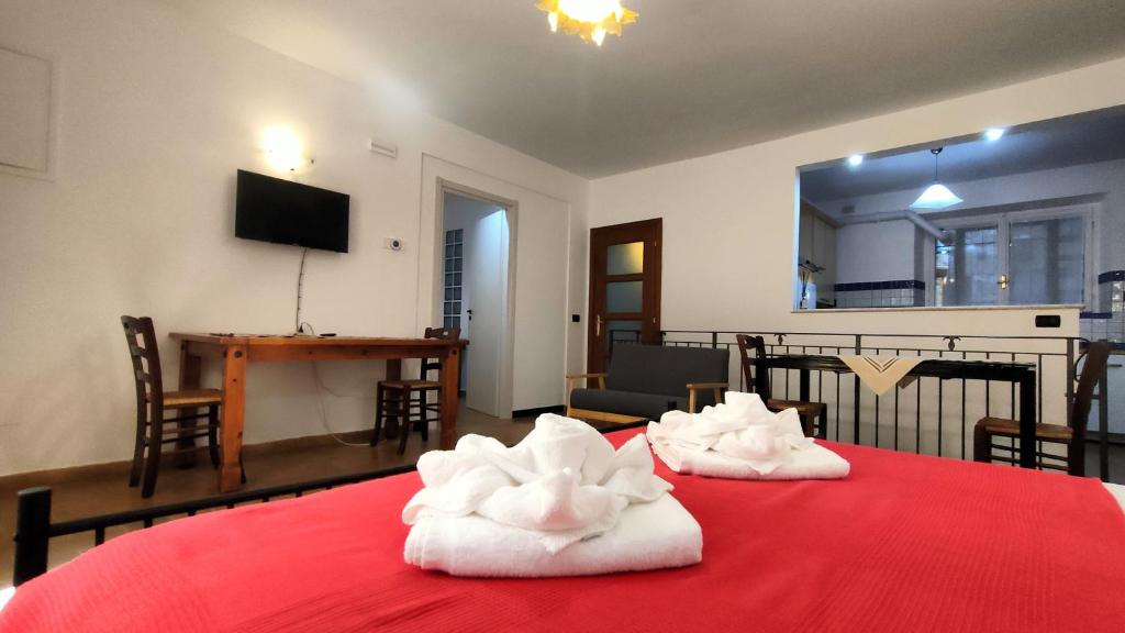 4 minuti da San Carlo Acutis, 8 ospiti, IDROmassaggio, Doccia ALL’OMBRA DI SANTA CHIARA, Piano Terra 2 ingressi 3 camere 2 bagni, Spazioso, Perfetto – La nostra Forza è PRESENZA LIVE 24-24, MyAssisiSuite, più di un semplice Appartamento – MÓWIMY PO POLSKU